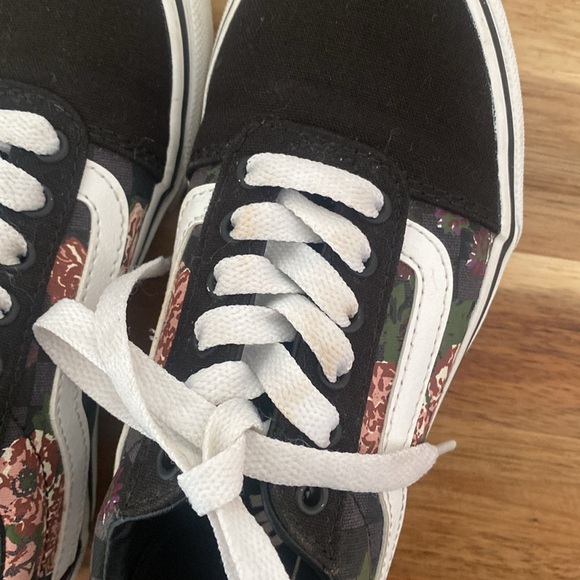 Girls Vans-Missy with Flowers and Checks - Picture 7 of 8